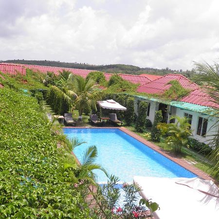 White Boutique Hotel And Residences Sihanoukville Ngoại thất bức ảnh