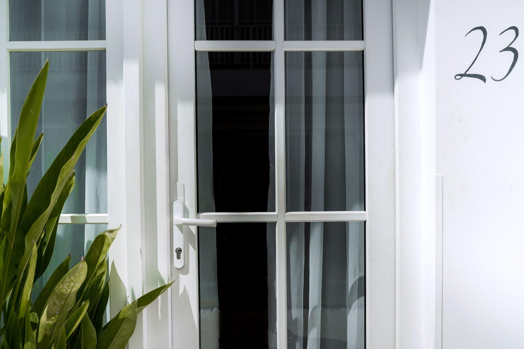 White Boutique Hotel And Residences Sihanoukville Ngoại thất bức ảnh