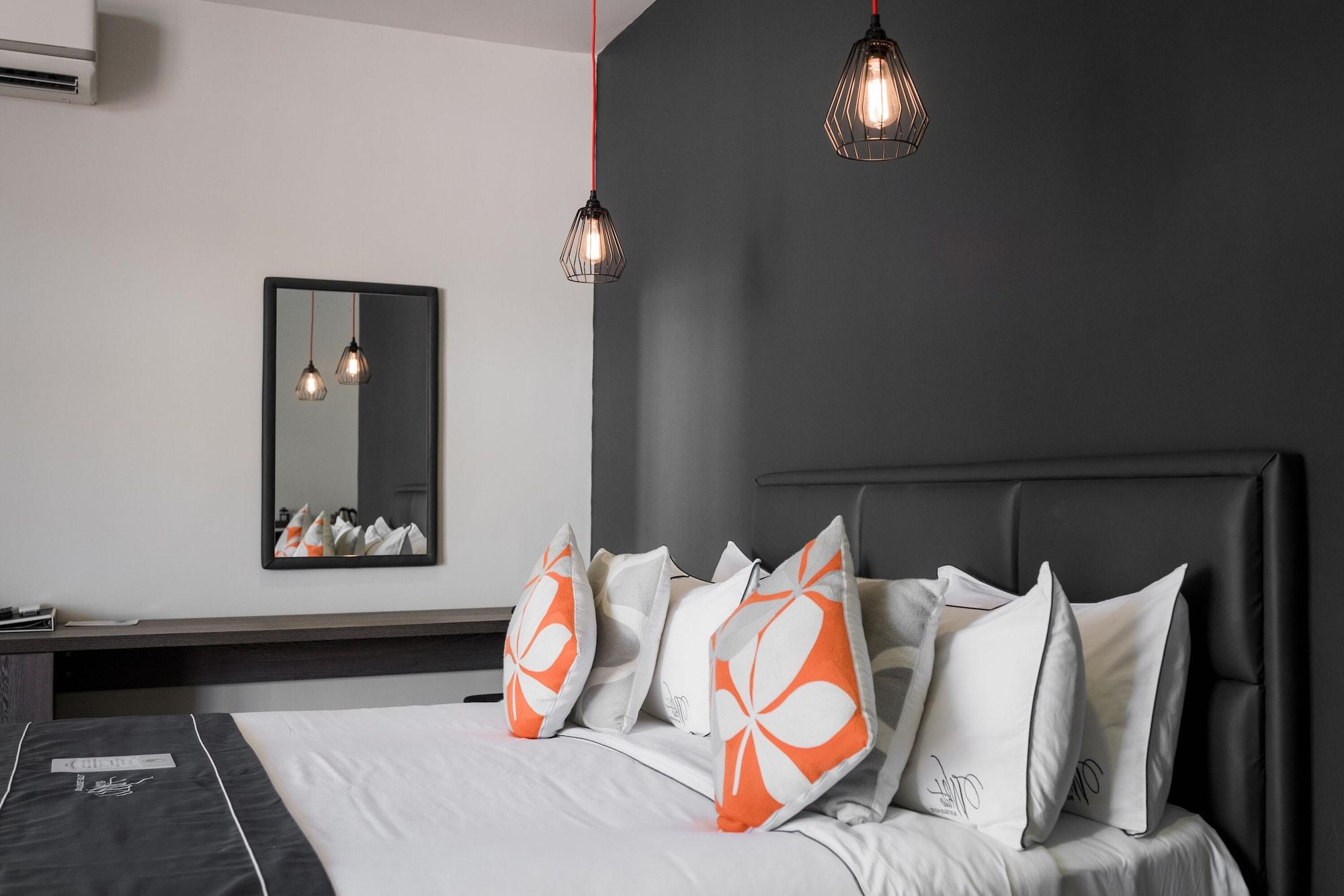 White Boutique Hotel And Residences Sihanoukville Ngoại thất bức ảnh