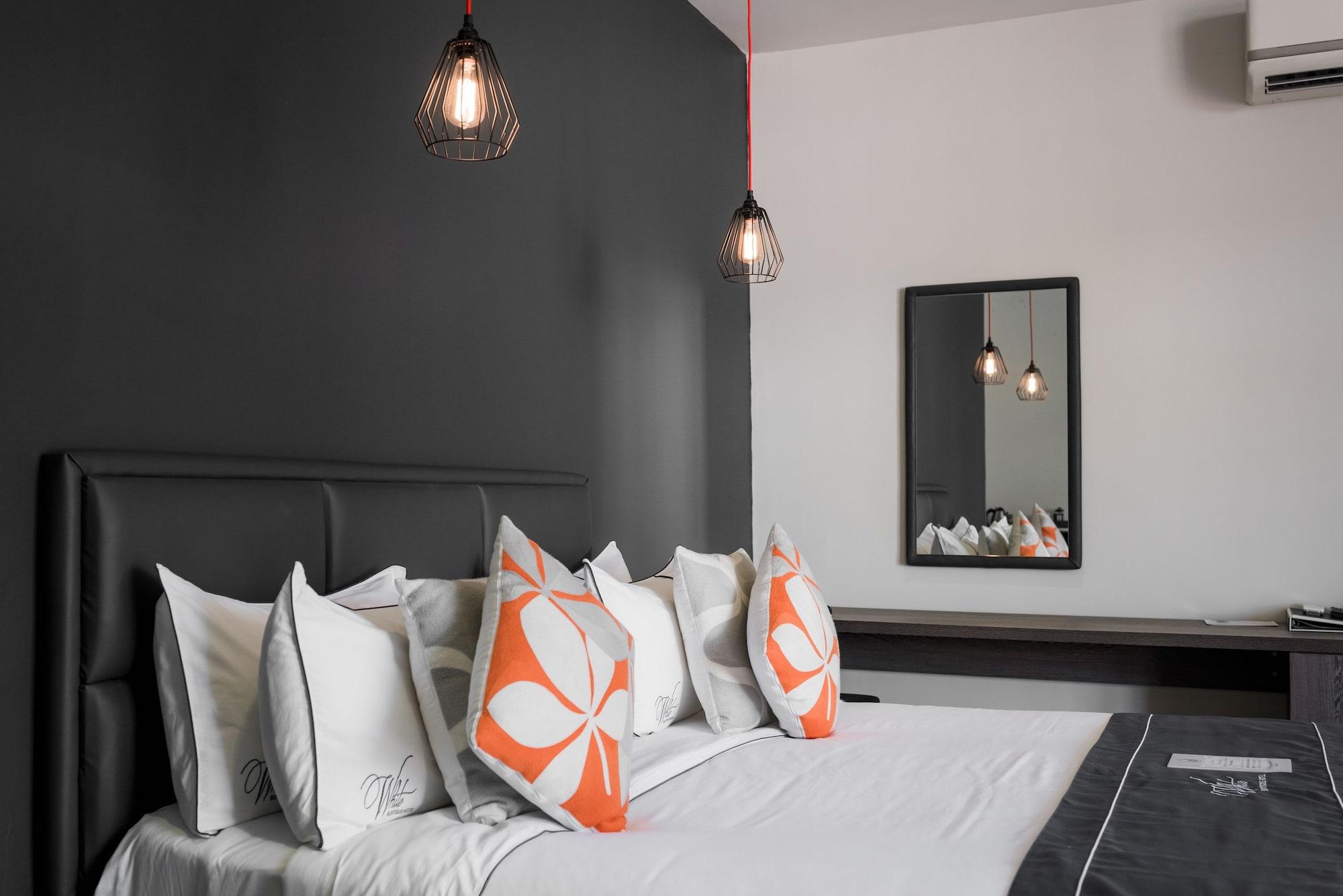 White Boutique Hotel And Residences Sihanoukville Ngoại thất bức ảnh