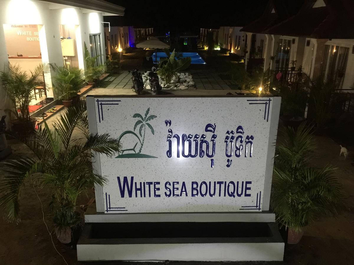 White Boutique Hotel And Residences Sihanoukville Ngoại thất bức ảnh