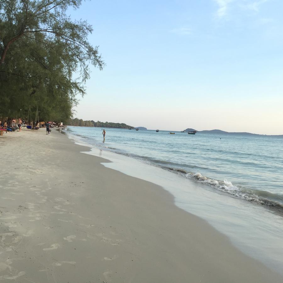 White Boutique Hotel And Residences Sihanoukville Ngoại thất bức ảnh