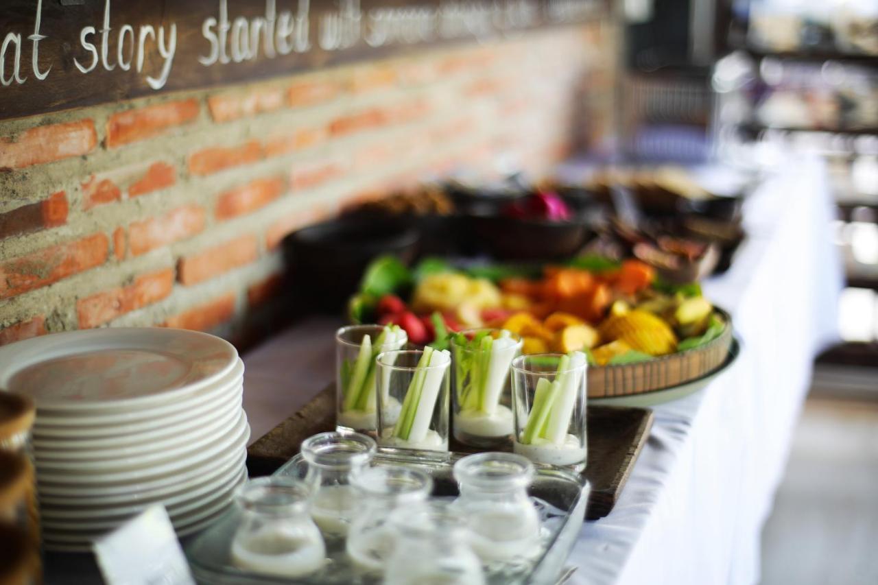White Boutique Hotel And Residences Sihanoukville Ngoại thất bức ảnh