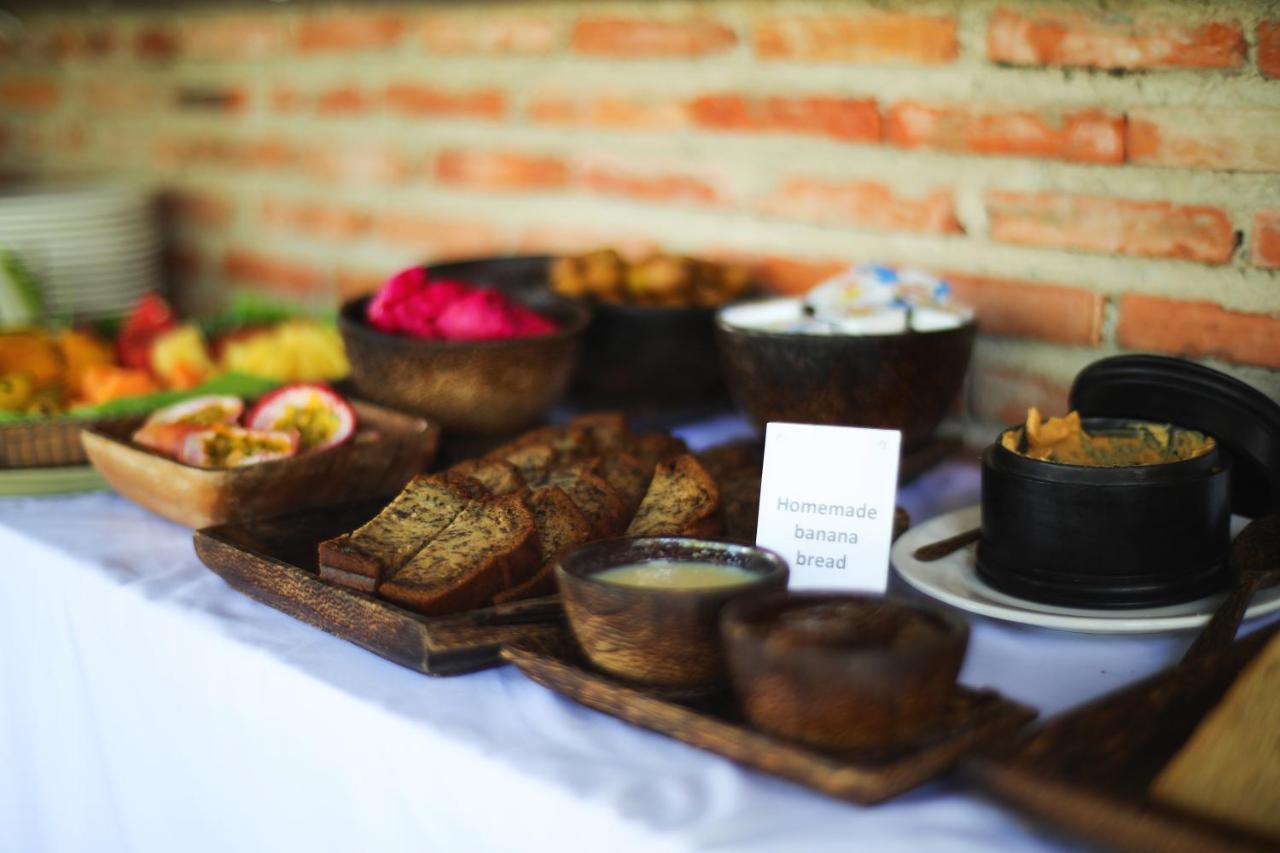 White Boutique Hotel And Residences Sihanoukville Ngoại thất bức ảnh