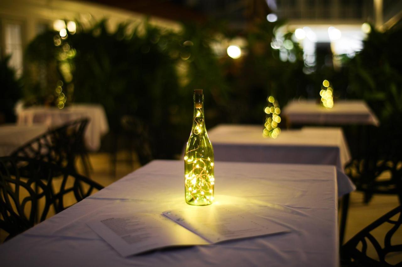 White Boutique Hotel And Residences Sihanoukville Ngoại thất bức ảnh