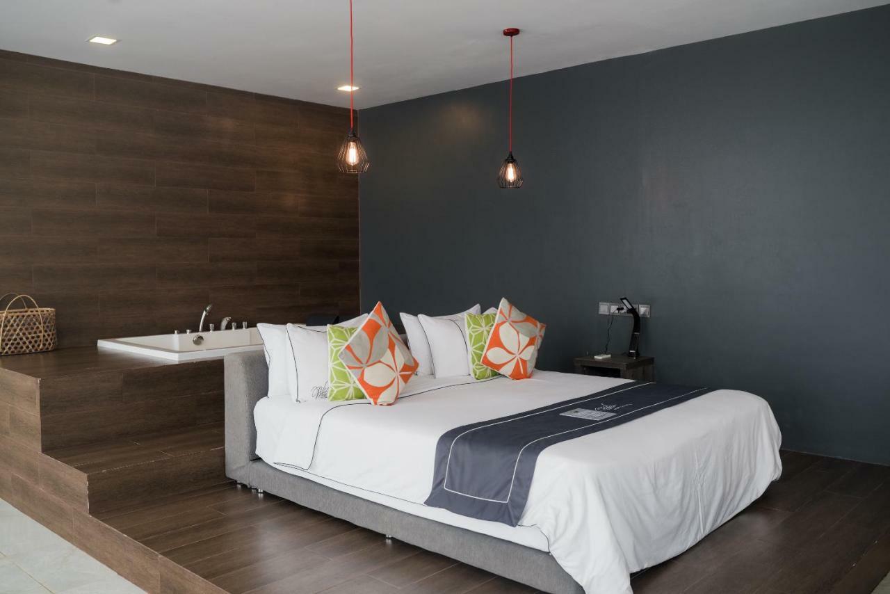 White Boutique Hotel And Residences Sihanoukville Ngoại thất bức ảnh