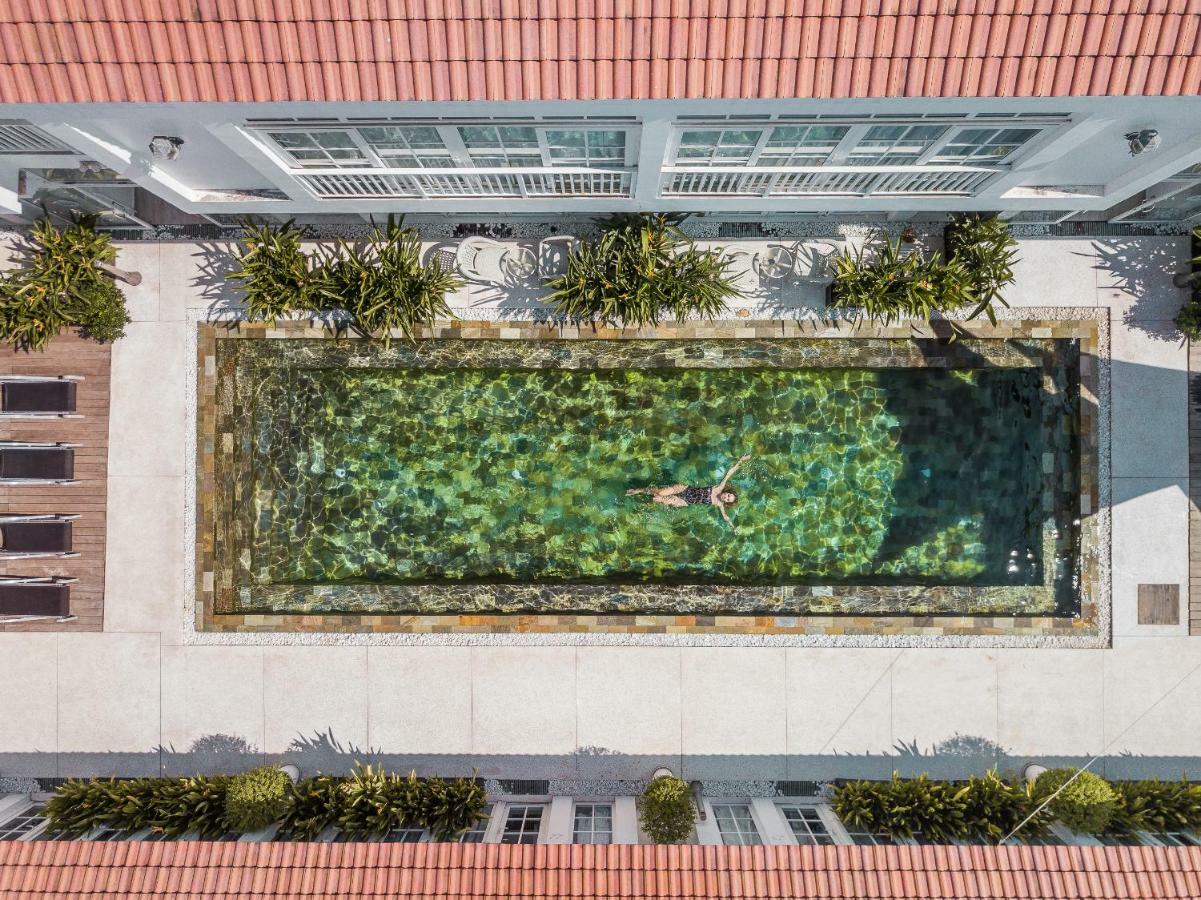 White Boutique Hotel And Residences Sihanoukville Ngoại thất bức ảnh